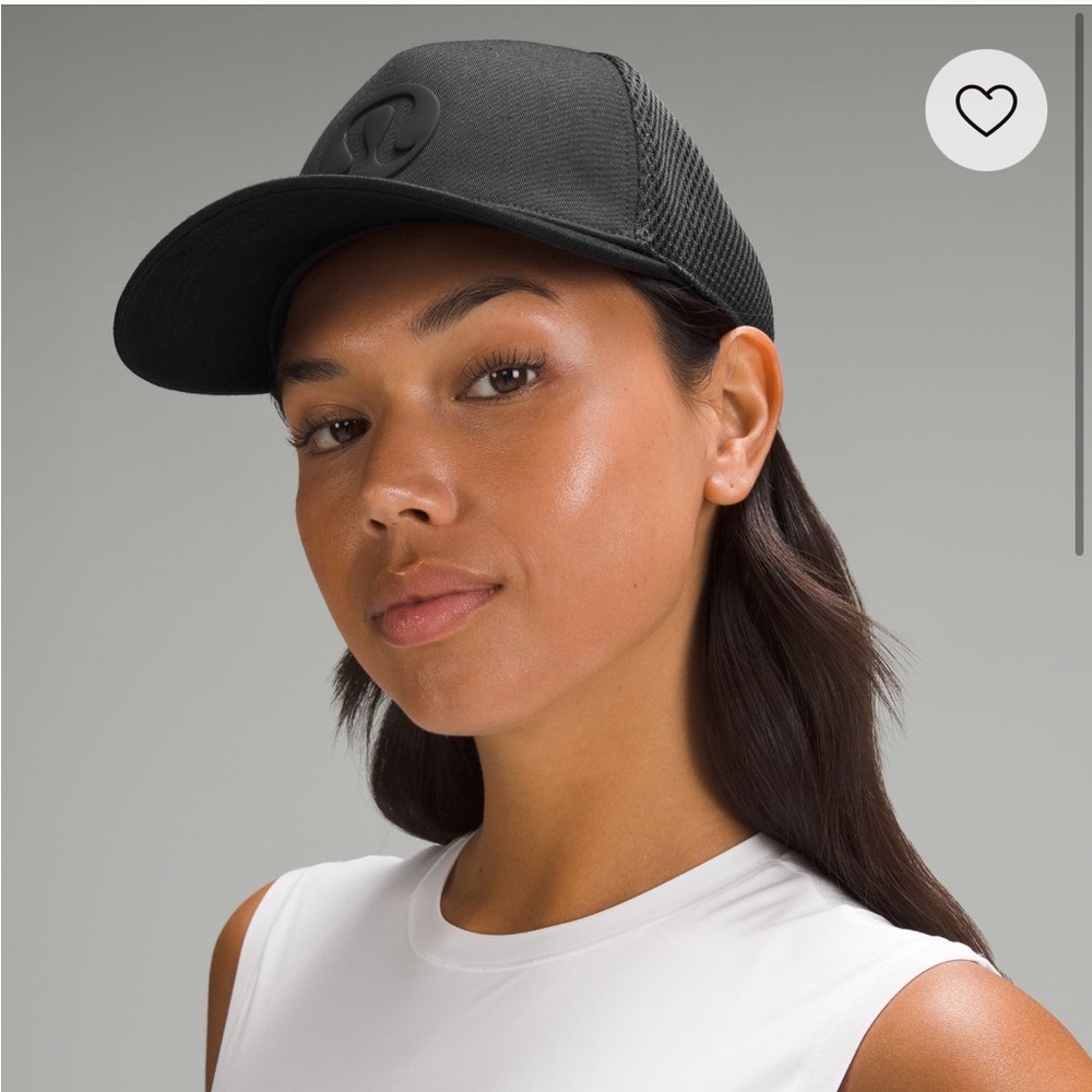 Lululemon Classic Mesh Trucker Hat in Rover colour